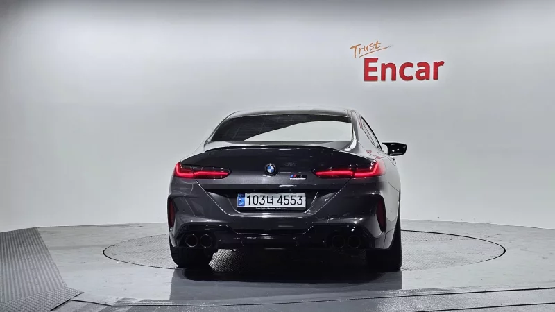 BMW M8