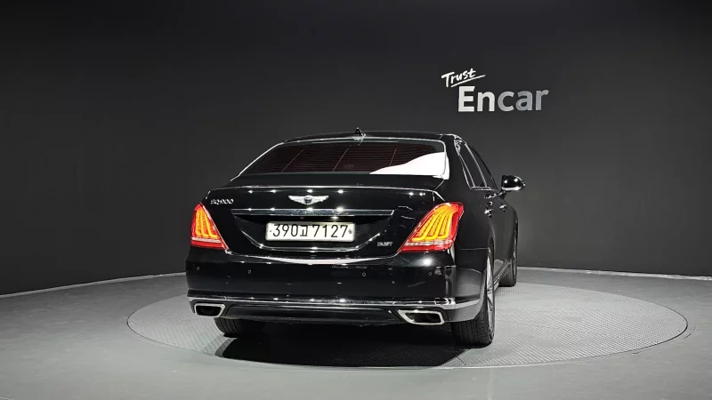 Genesis EQ900