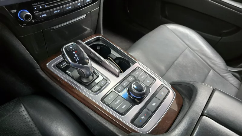 Hyundai Equus