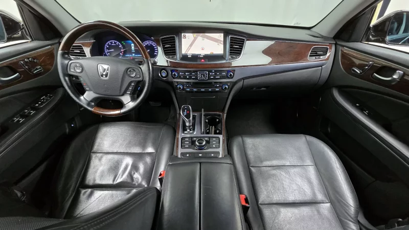 Hyundai Equus