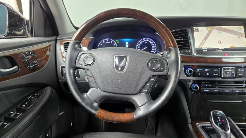 Hyundai Equus
