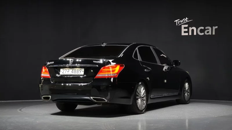 Hyundai Equus