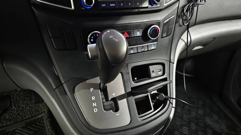 Hyundai Grand Starex