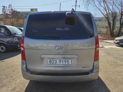 Hyundai Starex