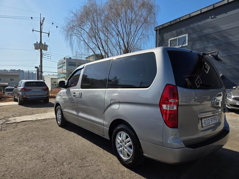 Hyundai Grand Starex