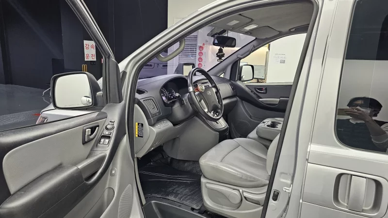 Hyundai Grand Starex