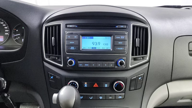 Hyundai Starex