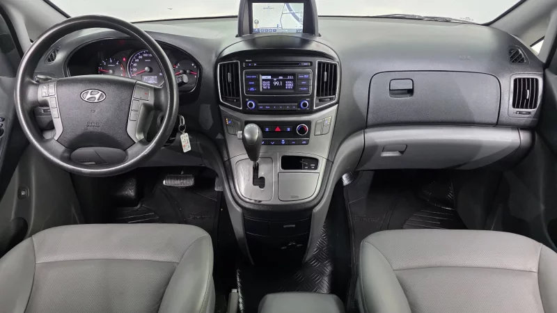 Hyundai Grand Starex