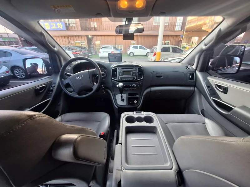 Hyundai Grand Starex