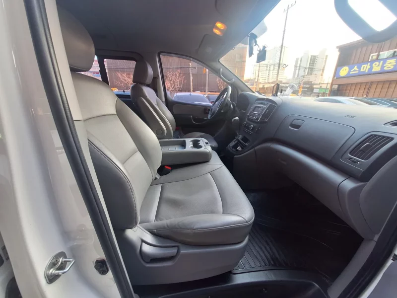Hyundai Grand Starex