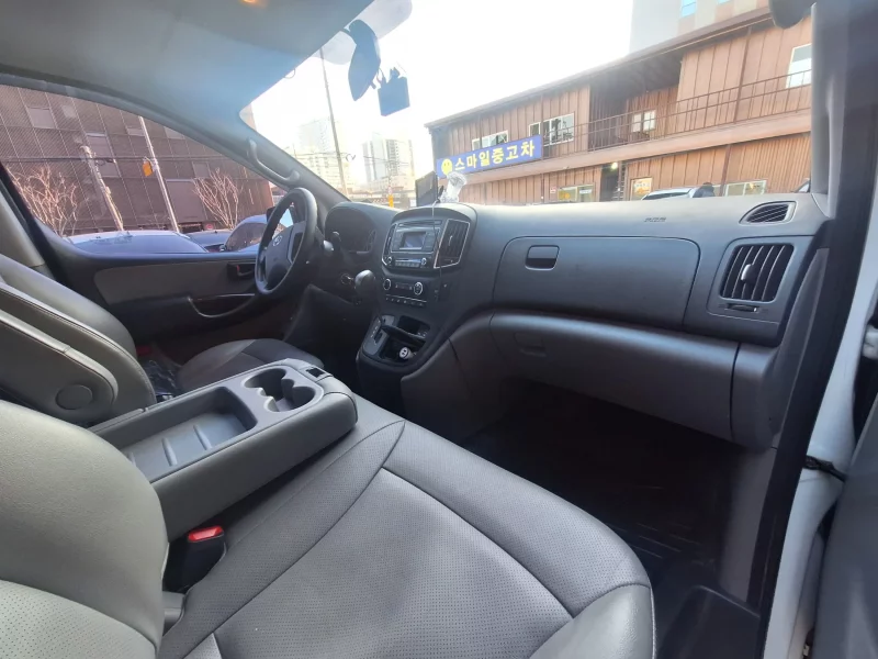 Hyundai Grand Starex