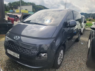 Hyundai Staria