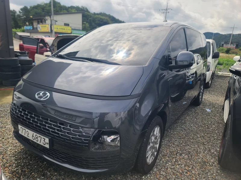 Hyundai Staria