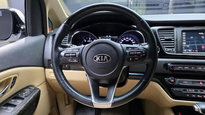 Kia Carnival