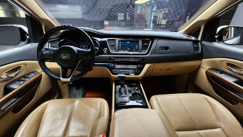 Kia Carnival