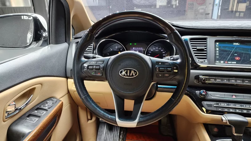 Kia Carnival