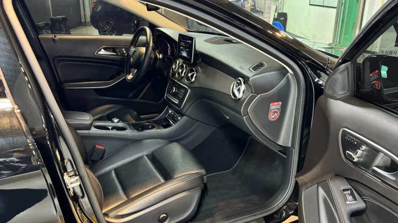 Mercedes-Benz GLA-Class