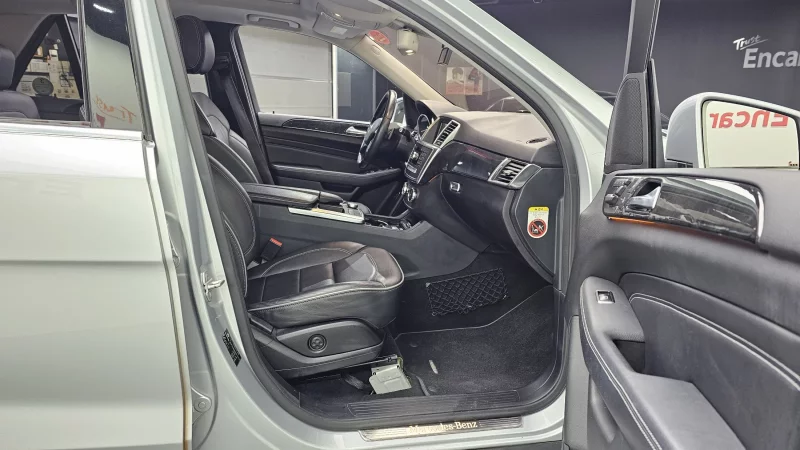 Mercedes-Benz M-class