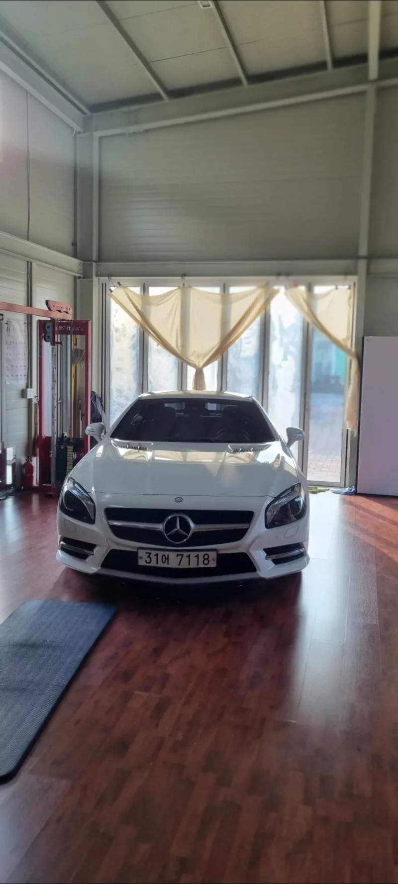 Mercedes-Benz SL-Class