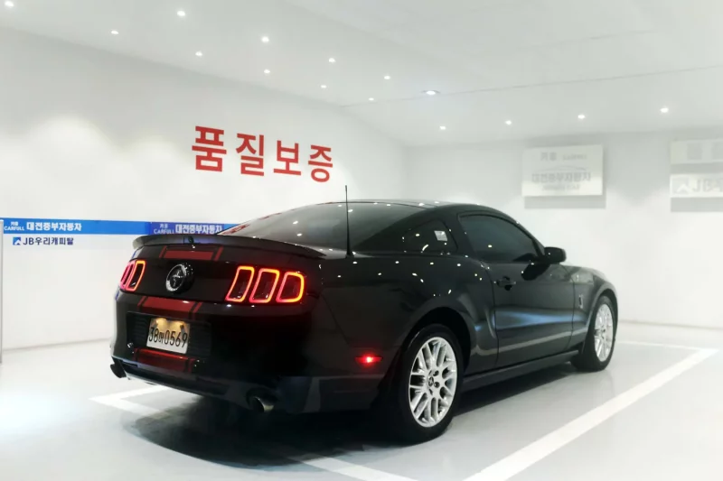 Ford MUSTANG