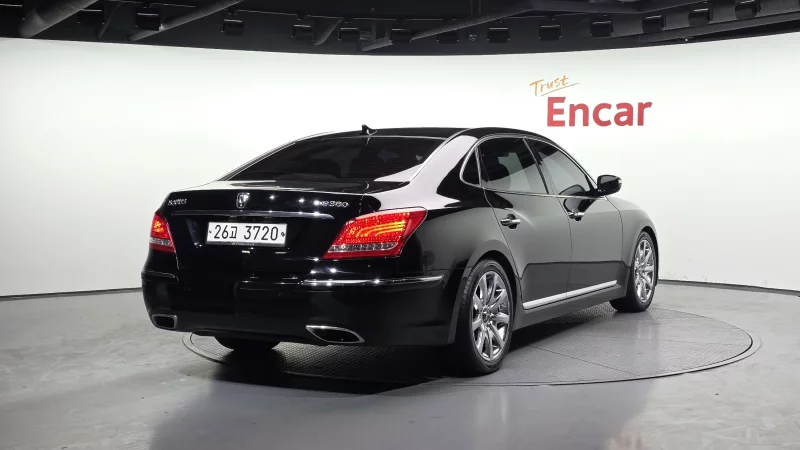 Hyundai Equus