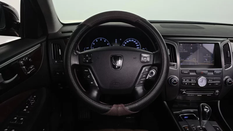 Hyundai Equus