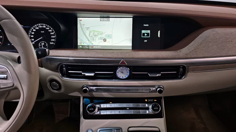 Genesis G90
