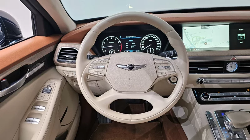 Genesis G90
