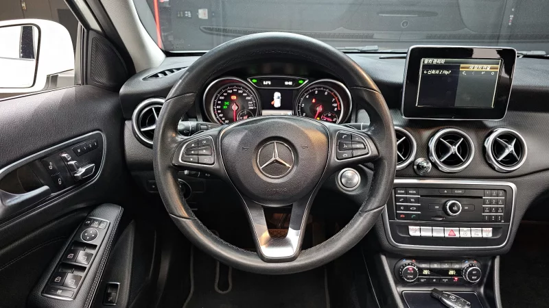 Mercedes-Benz GLA-Class