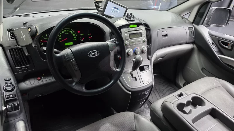 Hyundai Grand Starex