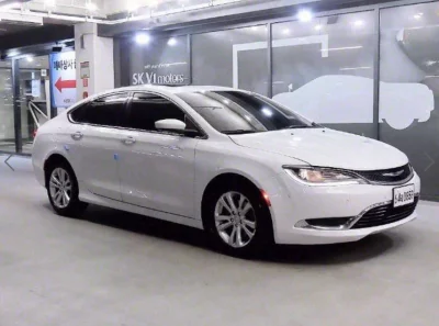 Chrysler 200