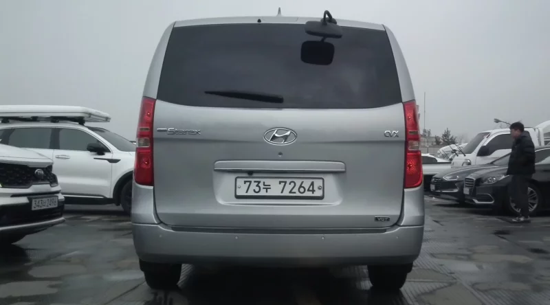 Hyundai Starex