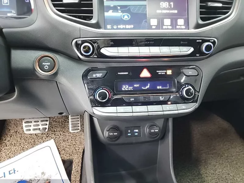 Hyundai Ioniq