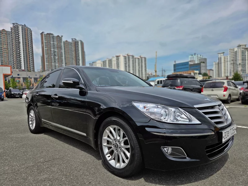 Hyundai Genesis
