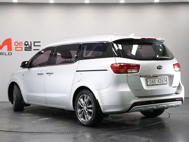 Kia Carnival