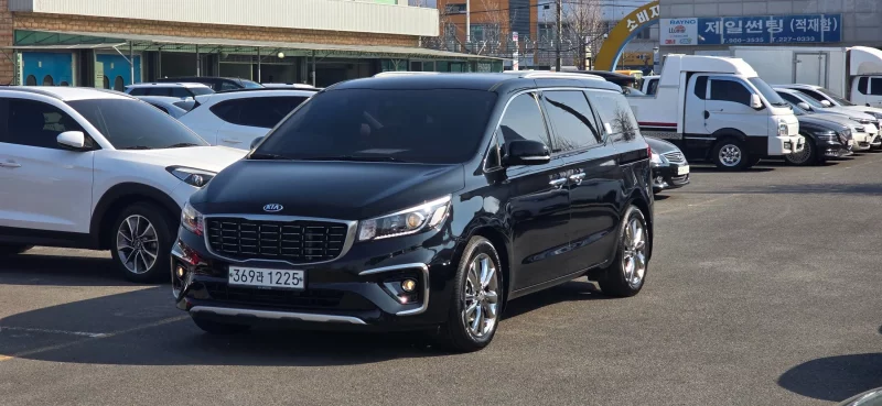 Kia Carnival
