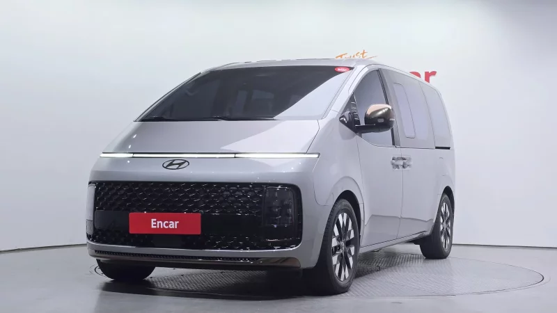 Hyundai Staria