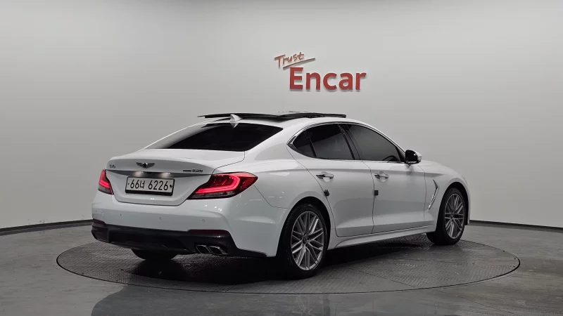 Genesis G70
