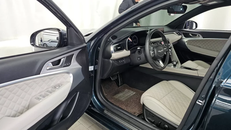 Genesis G70