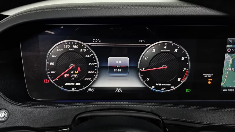 Mercedes-Benz S-Class