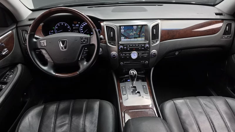 Hyundai Equus