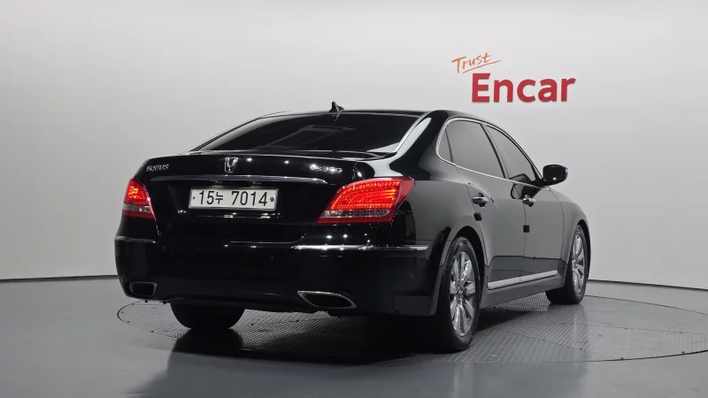 Hyundai Equus