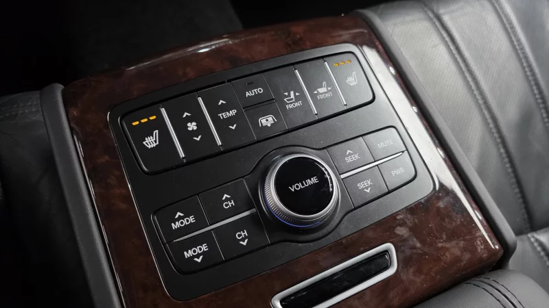 Hyundai Equus