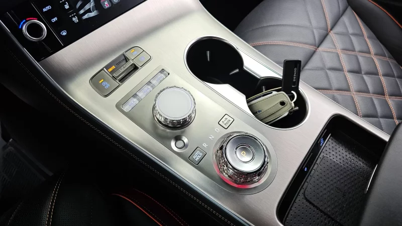 Genesis GV70