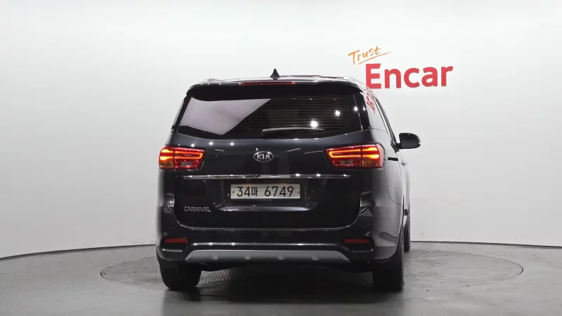 Kia Carnival