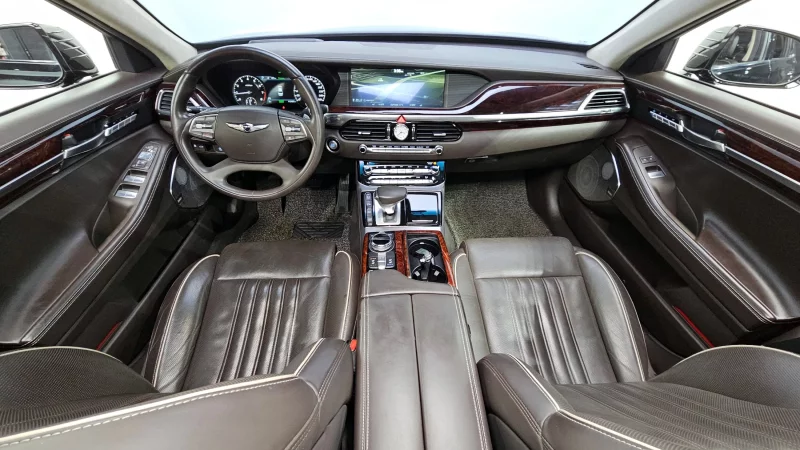 Genesis EQ900