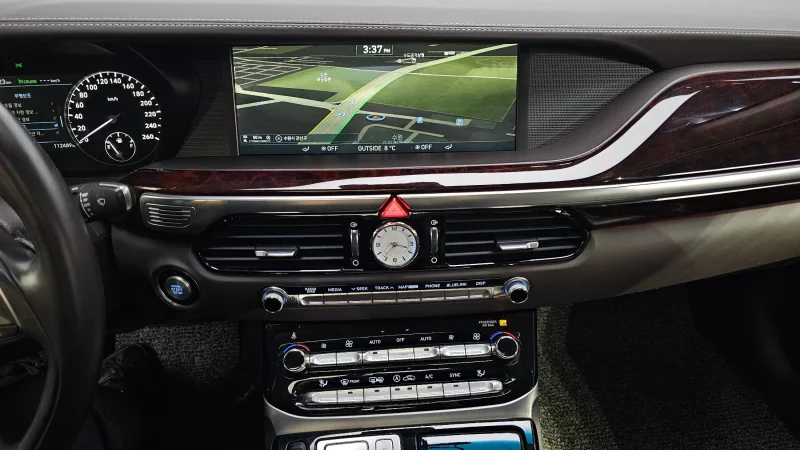 Genesis EQ900