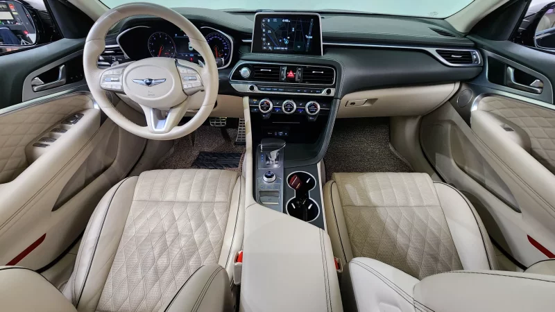 Genesis G70