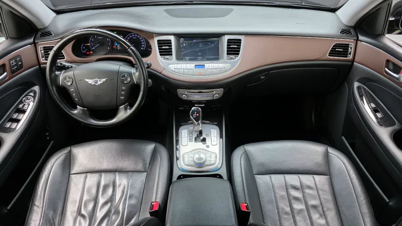 Hyundai Genesis
