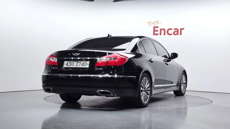 Hyundai Genesis